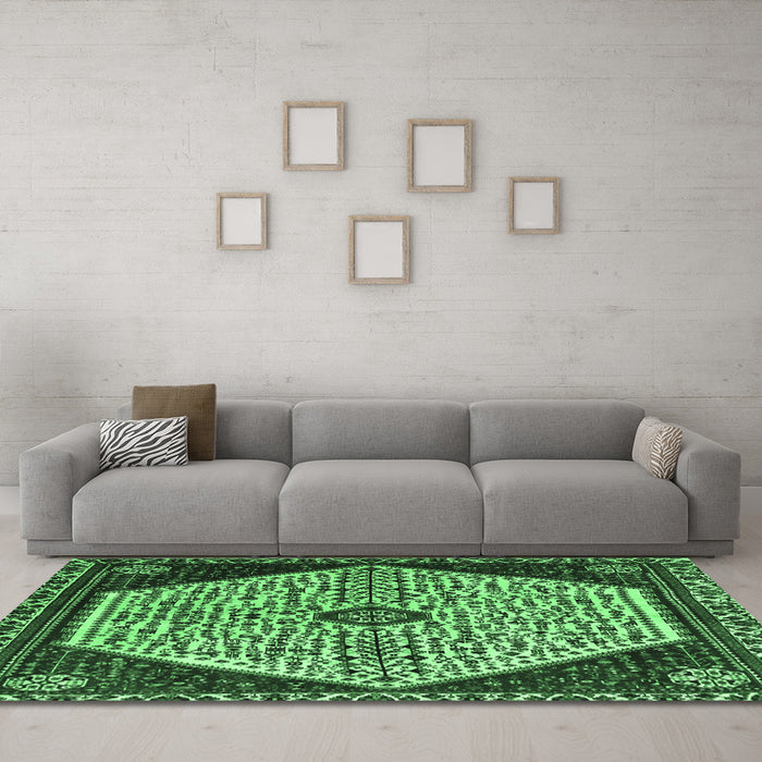 Machine Washable Persian Emerald Green Traditional Area Rugs in a Living Room,, wshtr1073emgrn