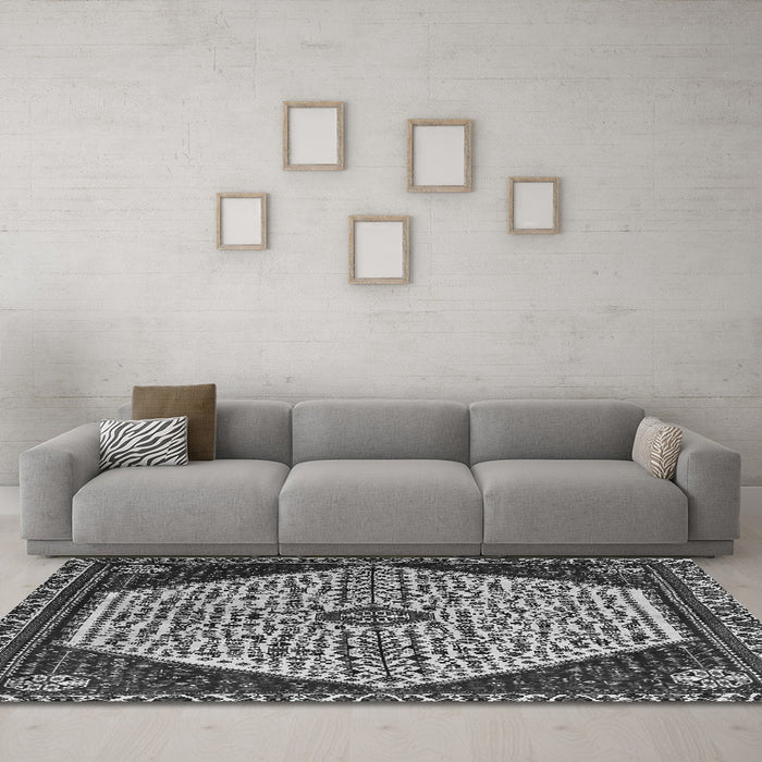 Machine Washable Persian Gray Traditional Rug in a Living Room,, wshtr1073gry
