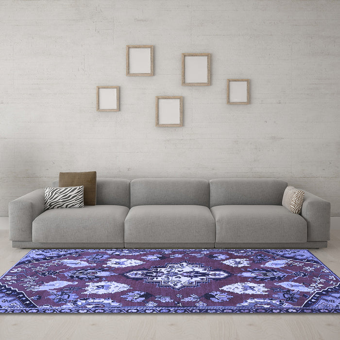 Machine Washable Persian Blue Traditional Rug in a Living Room, wshtr1074blu