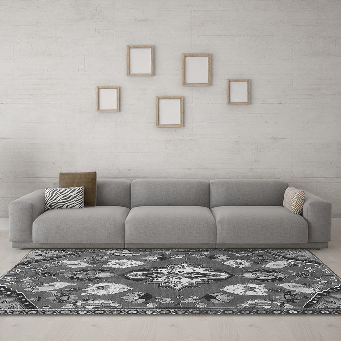 Machine Washable Persian Gray Traditional Rug in a Living Room,, wshtr1074gry