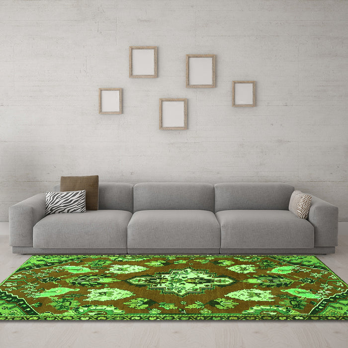Machine Washable Persian Green Traditional Area Rugs in a Living Room,, wshtr1074grn