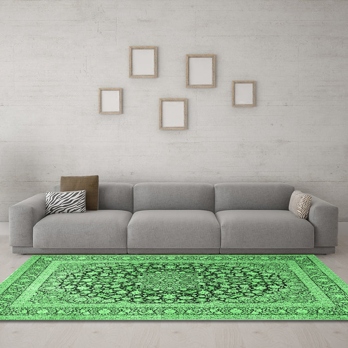 Machine Washable Medallion Emerald Green Traditional Area Rugs in a Living Room,, wshtr1076emgrn
