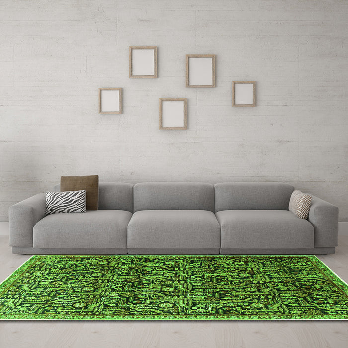Machine Washable Persian Green Traditional Area Rugs in a Living Room,, wshtr1077grn