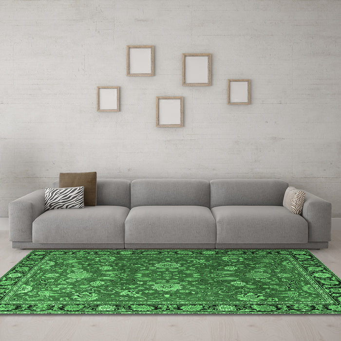 Machine Washable Persian Emerald Green Traditional Area Rugs in a Living Room,, wshtr1078emgrn