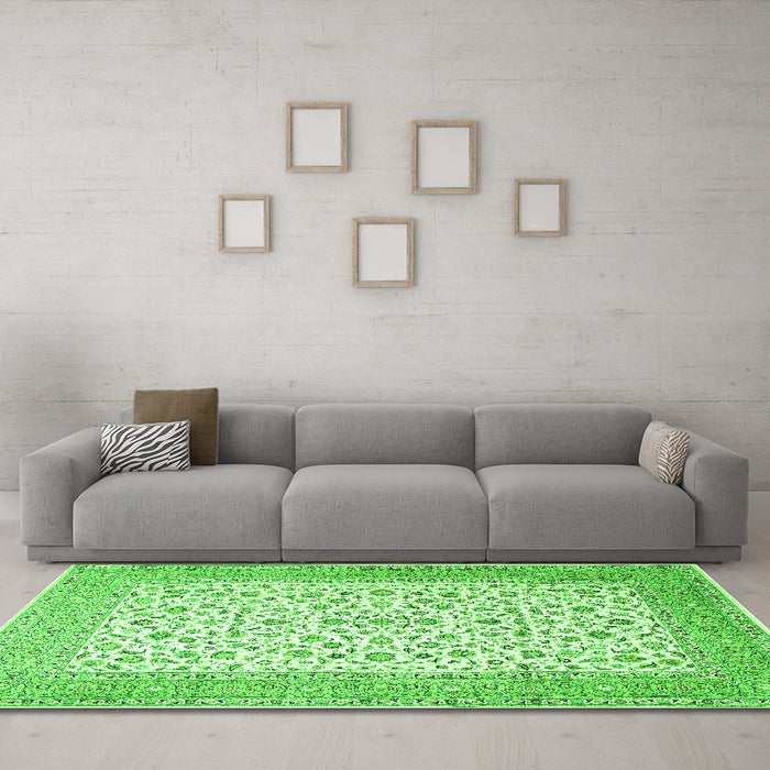Machine Washable Persian Green Traditional Area Rugs in a Living Room,, wshtr1081grn