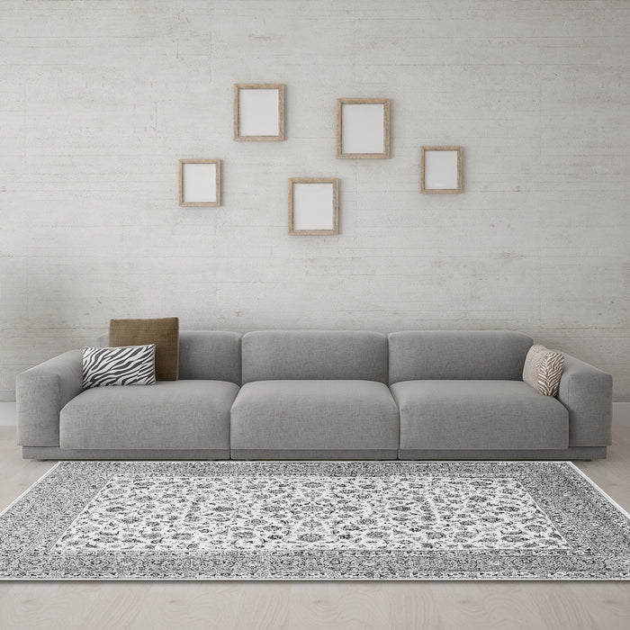 Machine Washable Persian Gray Traditional Rug in a Living Room,, wshtr1081gry