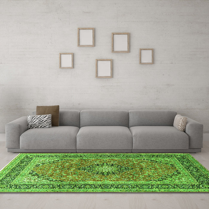 Machine Washable Persian Green Traditional Area Rugs in a Living Room,, wshtr1087grn
