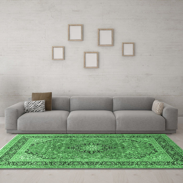Machine Washable Persian Emerald Green Traditional Area Rugs in a Living Room,, wshtr1087emgrn