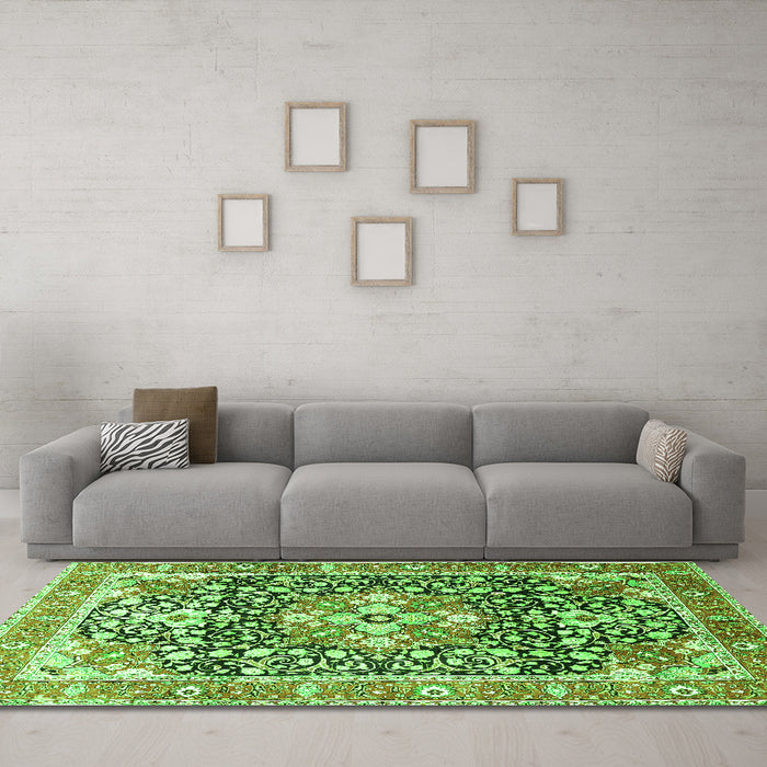 Machine Washable Persian Green Traditional Area Rugs in a Living Room,, wshtr1088grn