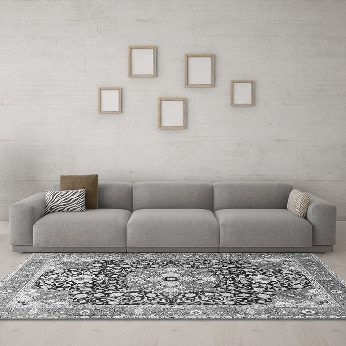 Machine Washable Persian Gray Traditional Rug in a Living Room,, wshtr1088gry