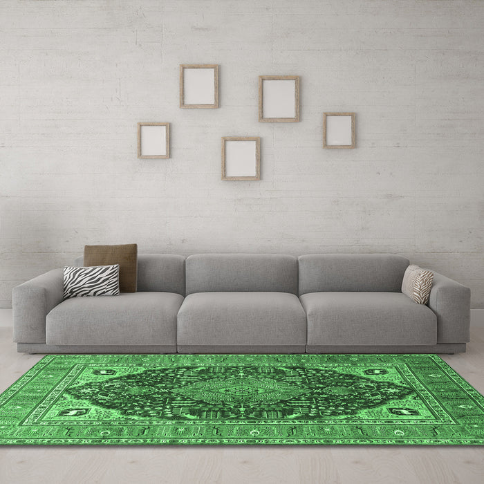Machine Washable Medallion Emerald Green Traditional Area Rugs in a Living Room,, wshtr1089emgrn