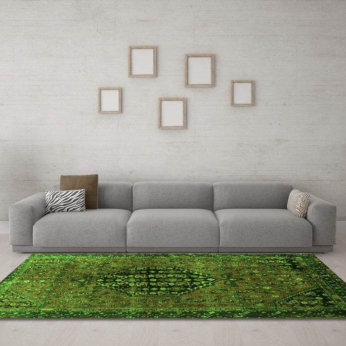 Machine Washable Persian Green Traditional Area Rugs in a Living Room,, wshtr108grn