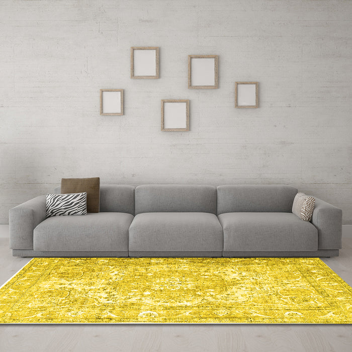 Machine Washable Persian Yellow Traditional Rug in a Living Room, wshtr1090yw