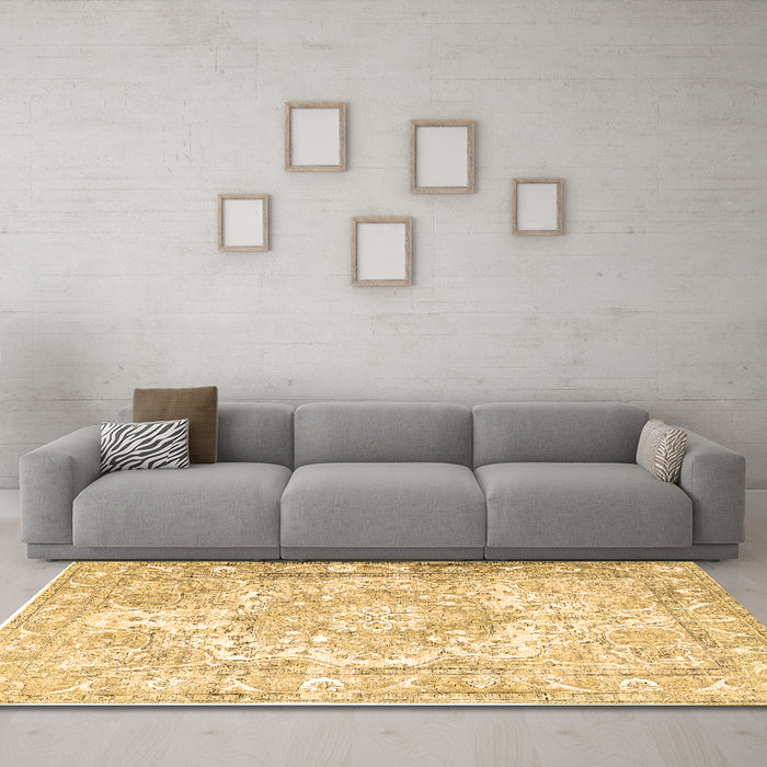 Machine Washable Persian Brown Traditional Rug in a Living Room,, wshtr1090brn