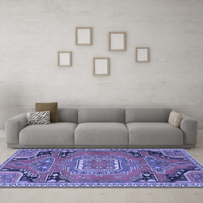 Machine Washable Medallion Blue Traditional Rug in a Living Room, wshtr1095blu