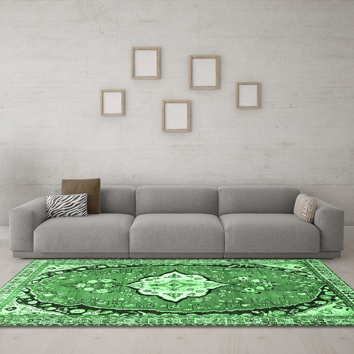 Machine Washable Medallion Emerald Green Traditional Area Rugs in a Living Room,, wshtr1098emgrn