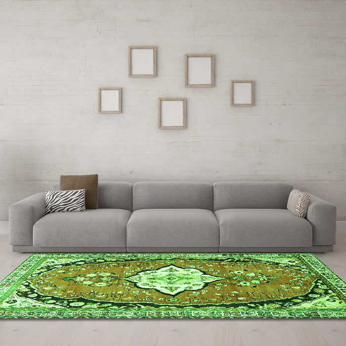 Machine Washable Medallion Green Traditional Area Rugs in a Living Room,, wshtr1098grn