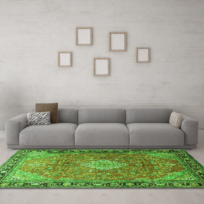 Machine Washable Persian Green Traditional Area Rugs in a Living Room,, wshtr1099grn