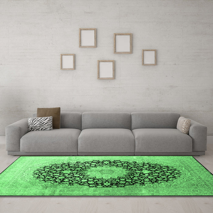 Machine Washable Medallion Emerald Green Traditional Area Rugs in a Living Room,, wshtr10emgrn