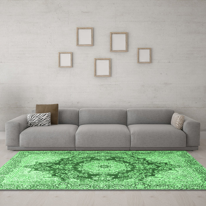 Machine Washable Persian Emerald Green Traditional Area Rugs in a Living Room,, wshtr1101emgrn