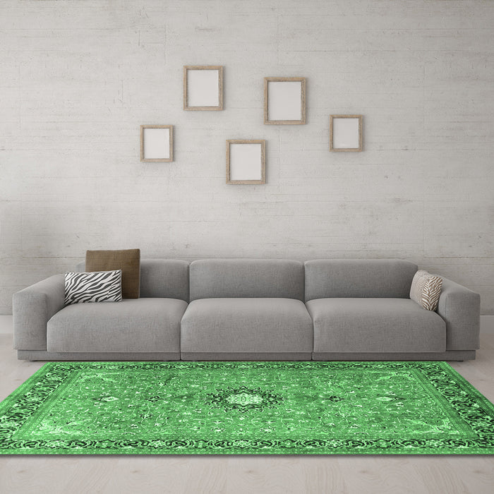 Machine Washable Persian Emerald Green Traditional Area Rugs in a Living Room,, wshtr1102emgrn