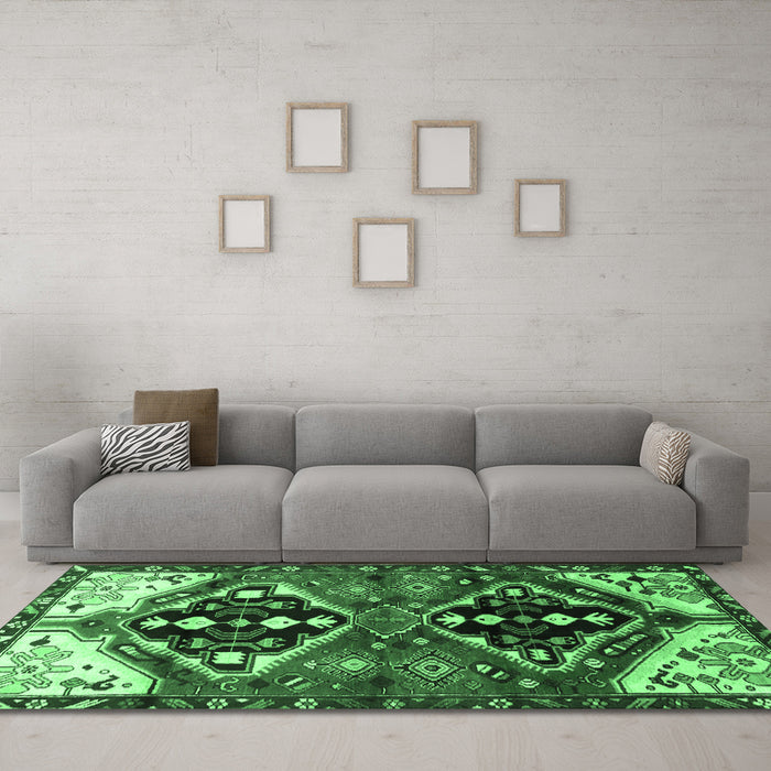Machine Washable Persian Emerald Green Traditional Area Rugs in a Living Room,, wshtr1105emgrn