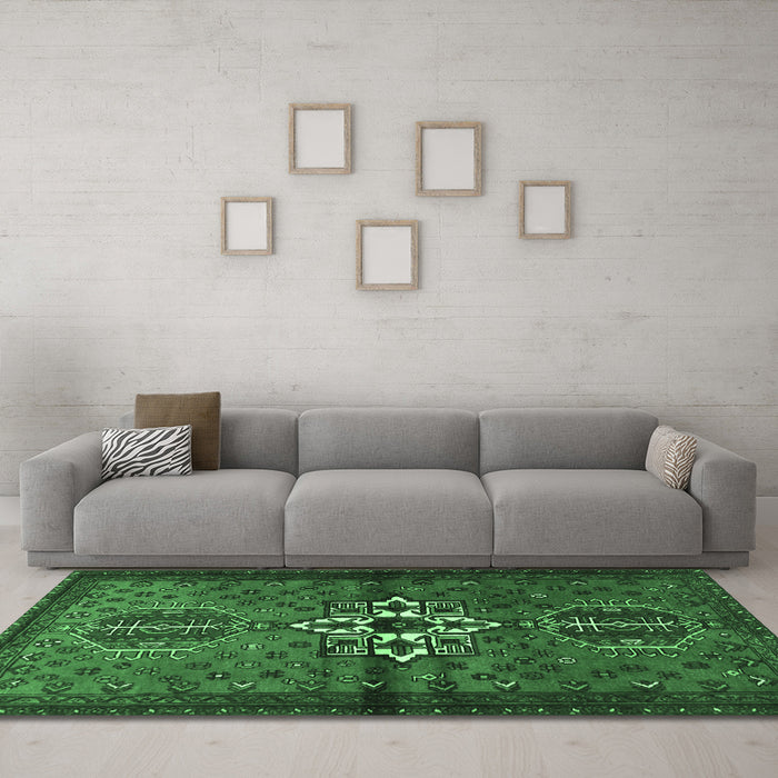 Machine Washable Persian Emerald Green Traditional Area Rugs in a Living Room,, wshtr1107emgrn