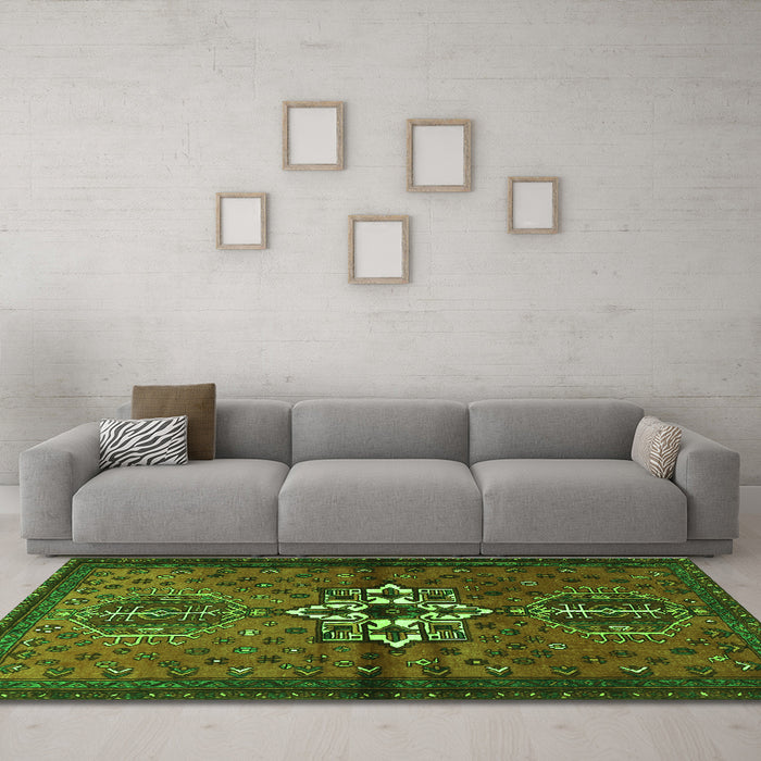 Machine Washable Persian Green Traditional Area Rugs in a Living Room,, wshtr1107grn