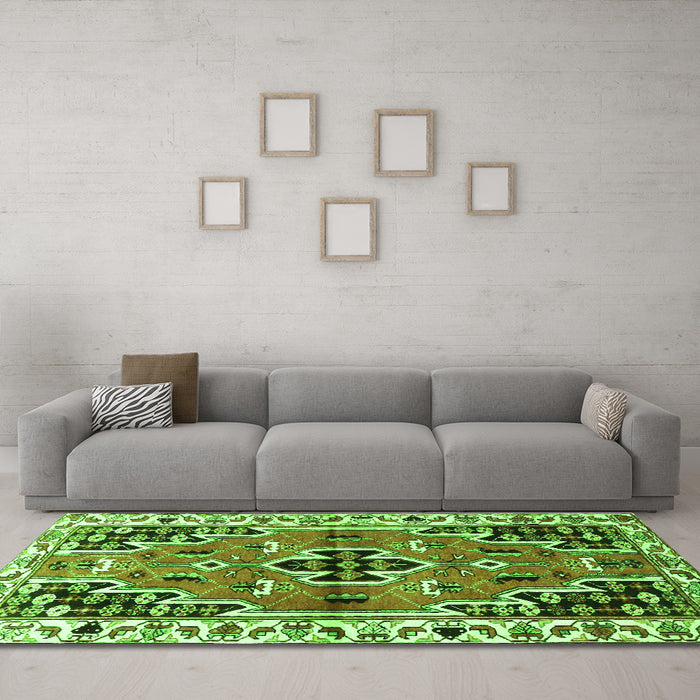 Machine Washable Persian Green Traditional Area Rugs in a Living Room,, wshtr1108grn