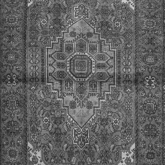 Serging Thickness of Machine Washable Persian Gray Traditional Rug, wshtr110gry