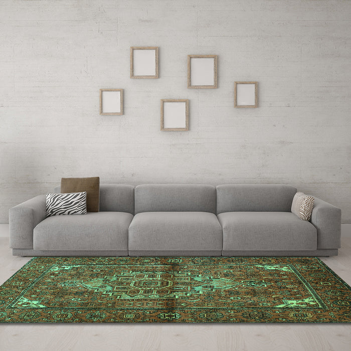 Machine Washable Persian Turquoise Traditional Area Rugs in a Living Room,, wshtr110turq