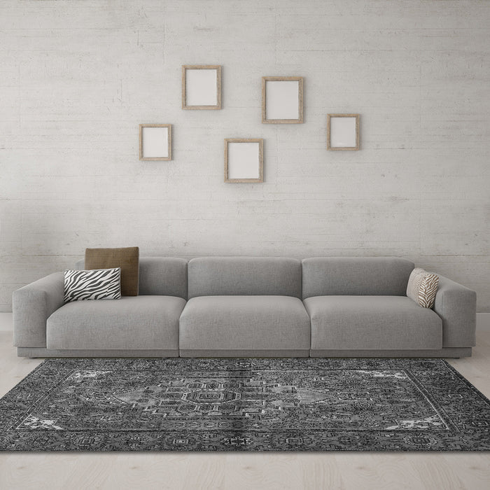 Machine Washable Persian Gray Traditional Rug in a Living Room,, wshtr110gry