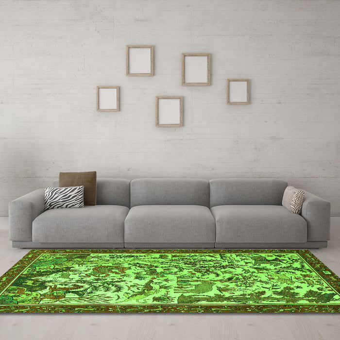 Machine Washable Animal Green Traditional Area Rugs in a Living Room,, wshtr1111grn