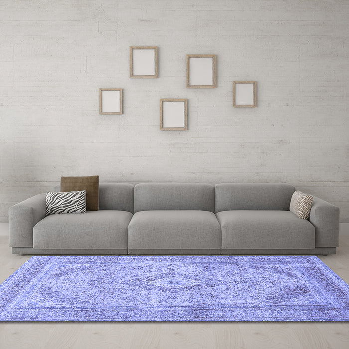 Machine Washable Medallion Blue Traditional Rug in a Living Room, wshtr1112blu