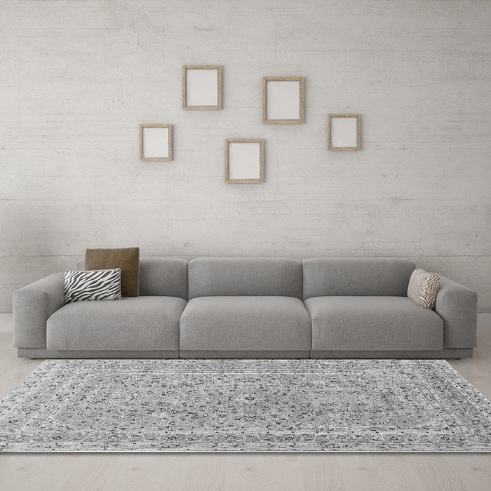 Machine Washable Persian Gray Traditional Rug in a Living Room,, wshtr1113gry