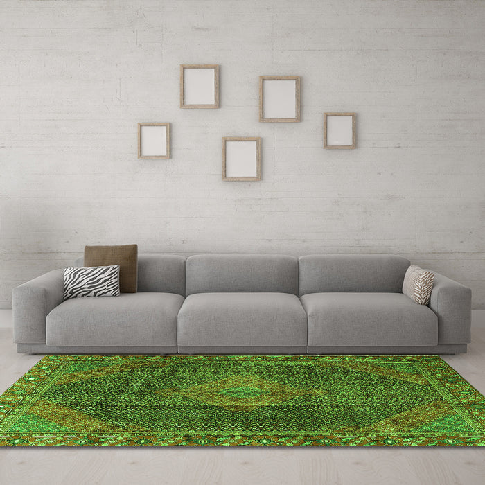Machine Washable Persian Green Traditional Area Rugs in a Living Room,, wshtr1114grn