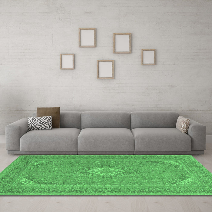 Machine Washable Medallion Emerald Green Traditional Area Rugs in a Living Room,, wshtr1116emgrn