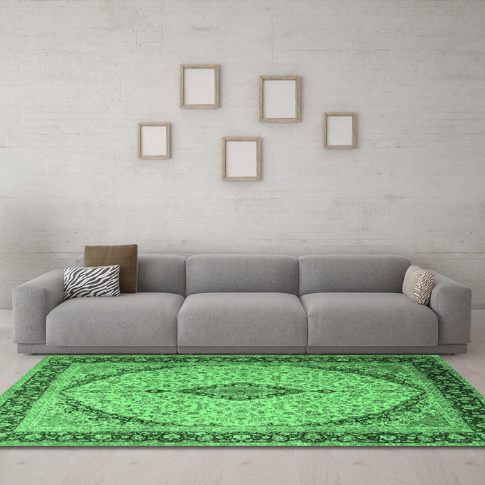Machine Washable Medallion Emerald Green Traditional Area Rugs in a Living Room,, wshtr1118emgrn