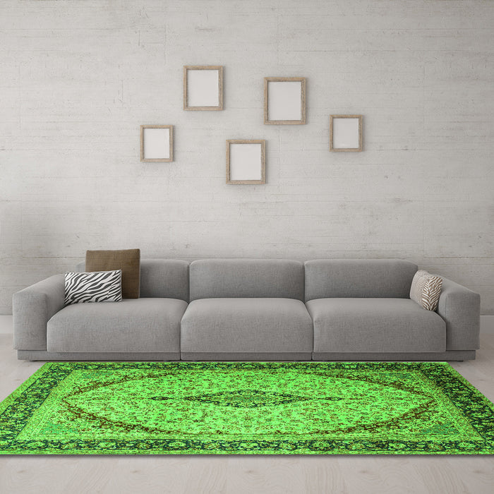 Machine Washable Medallion Green Traditional Area Rugs in a Living Room,, wshtr1118grn