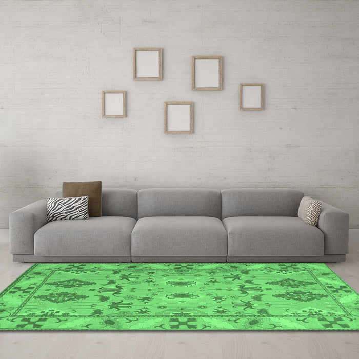Machine Washable Persian Emerald Green Traditional Area Rugs in a Living Room,, wshtr1119emgrn