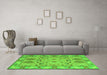 Machine Washable Persian Green Traditional Area Rugs in a Living Room,, wshtr1119grn