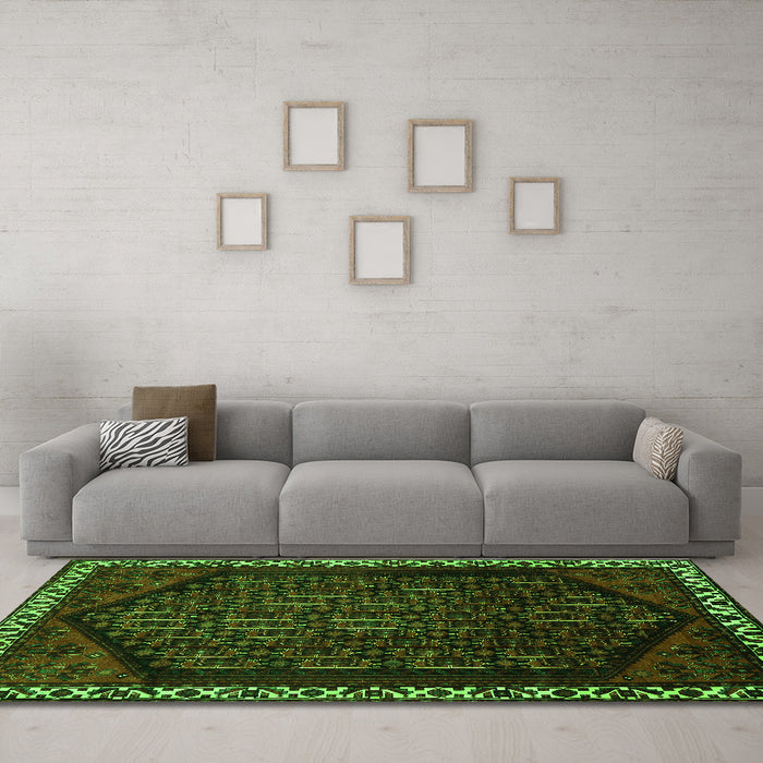 Machine Washable Persian Green Traditional Area Rugs in a Living Room,, wshtr1120grn