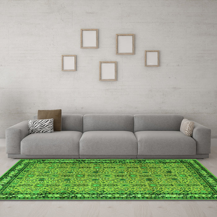 Machine Washable Persian Green Traditional Area Rugs in a Living Room,, wshtr1122grn