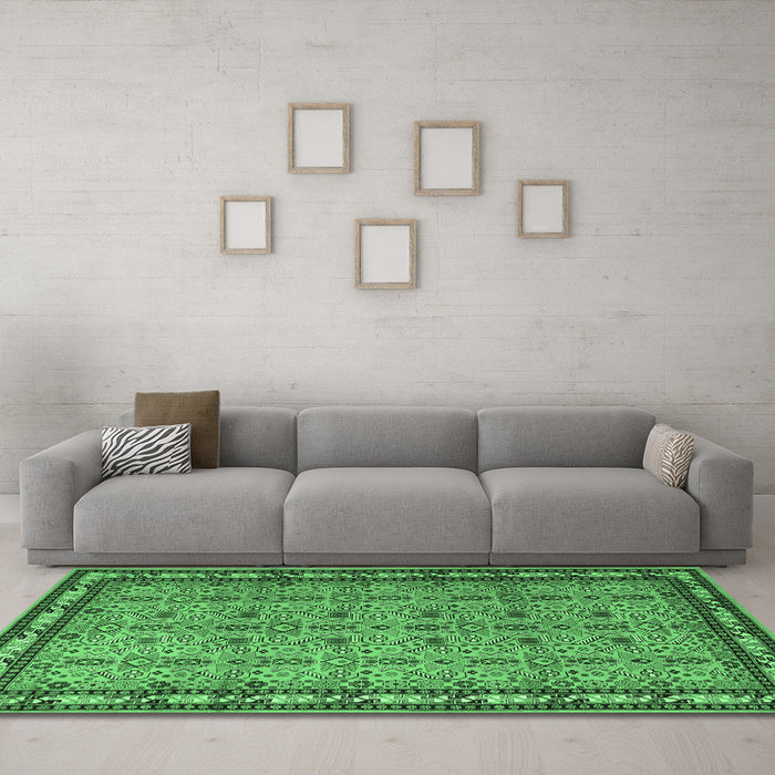 Machine Washable Persian Emerald Green Traditional Area Rugs in a Living Room,, wshtr1122emgrn