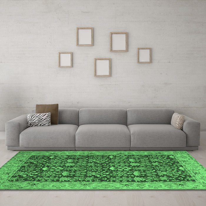 Machine Washable Persian Emerald Green Traditional Area Rugs in a Living Room,, wshtr1124emgrn