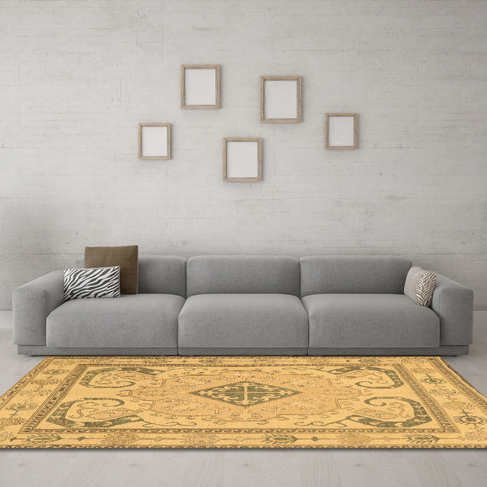 Machine Washable Persian Brown Traditional Rug in a Living Room,, wshtr1125brn