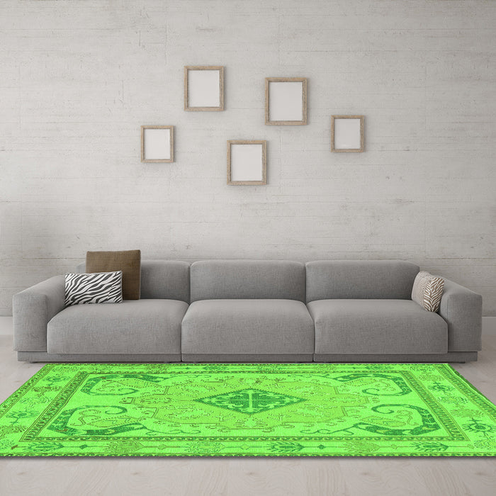 Machine Washable Persian Green Traditional Area Rugs in a Living Room,, wshtr1125grn