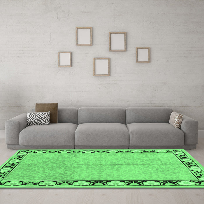 Machine Washable Persian Emerald Green Traditional Area Rugs in a Living Room,, wshtr1126emgrn