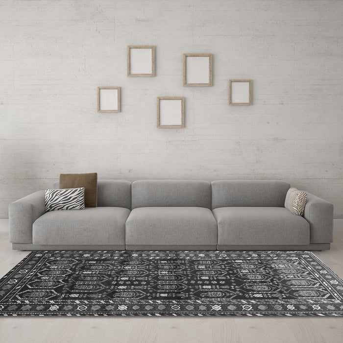 Machine Washable Persian Gray Traditional Rug in a Living Room,, wshtr1127gry