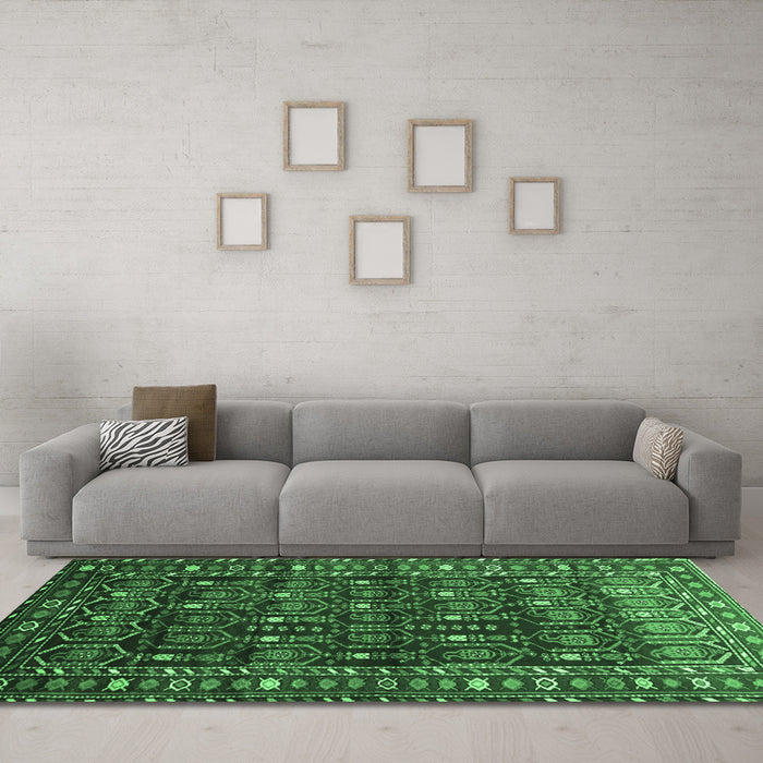 Machine Washable Persian Emerald Green Traditional Area Rugs in a Living Room,, wshtr1127emgrn